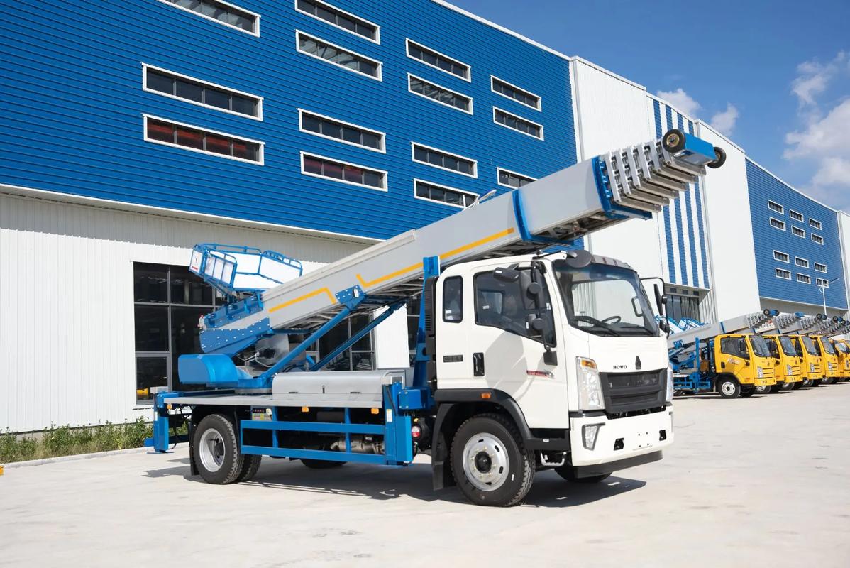 确山出租云梯车高空作业车 建筑垃圾搬运